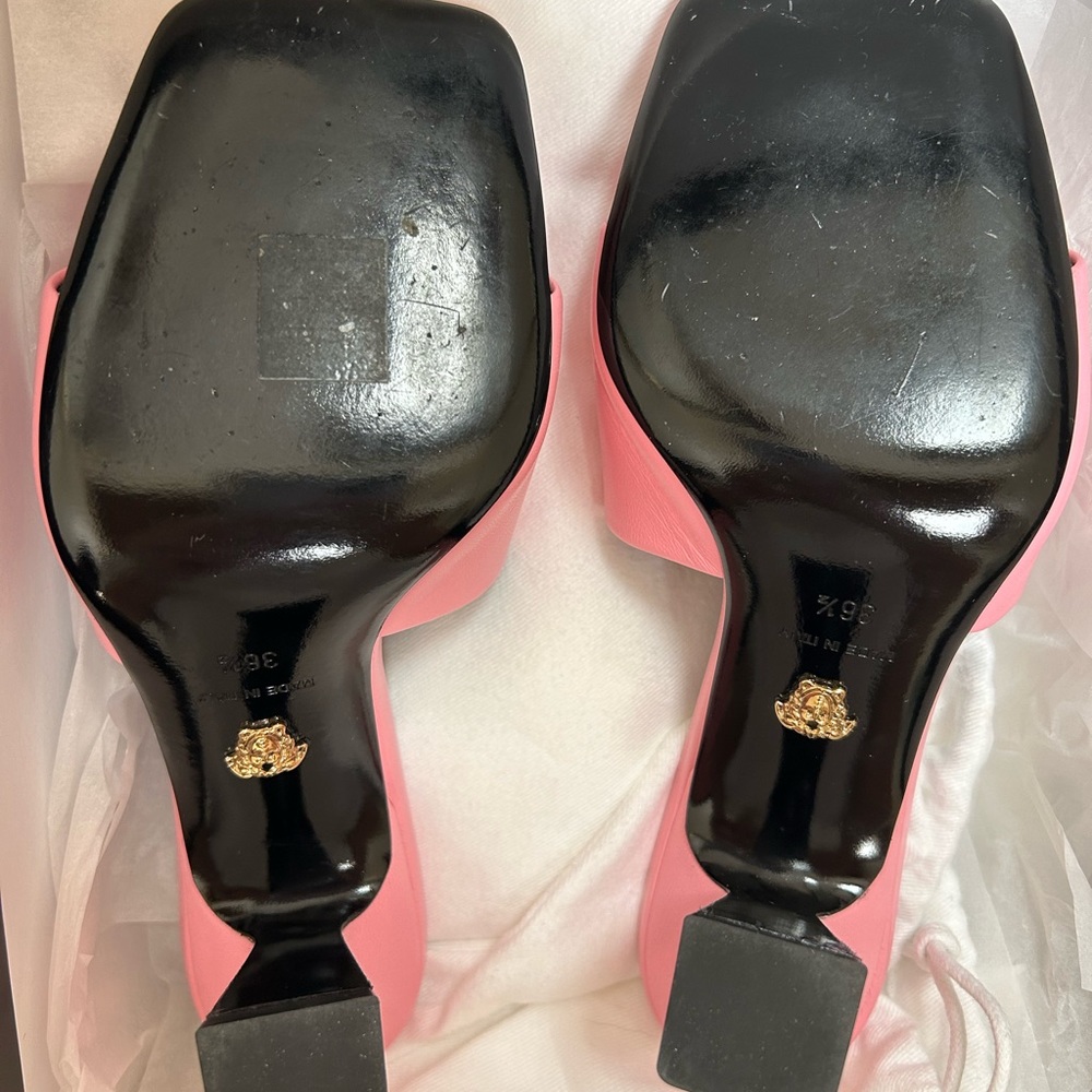 Versace Nappa Mule in Baby Pink - Picture 9 of 10